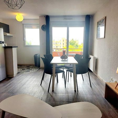 Le Montauriol - Logement Avec Terrasse - Piscine -Tennis - Place De Parking Privee Apartment Монтобан Екстериор снимка
