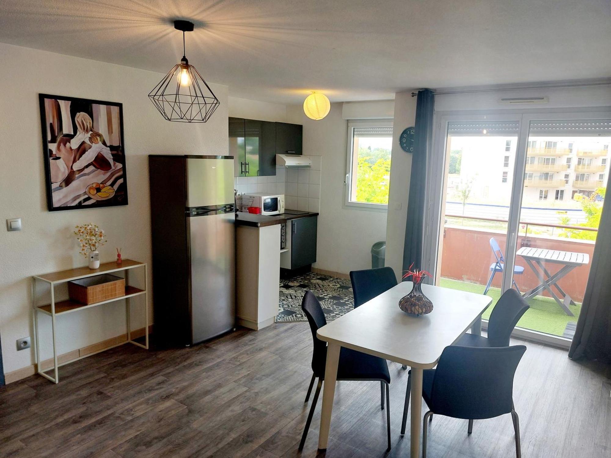 Le Montauriol - Logement Avec Terrasse - Piscine -Tennis - Place De Parking Privee Apartment Монтобан Екстериор снимка
